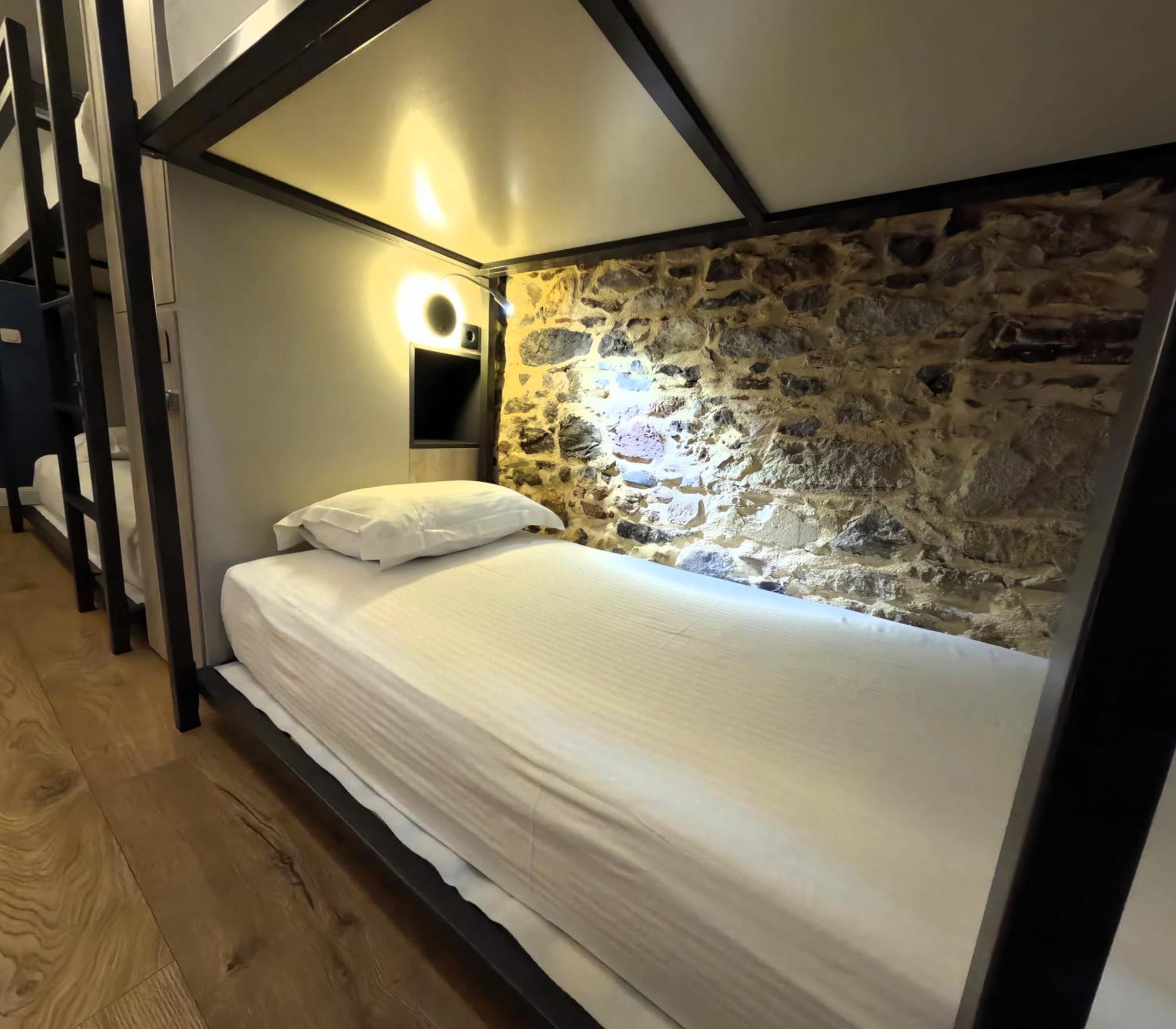 Hostel Issa Lesvos Mytilíni Zewnętrze zdjęcie