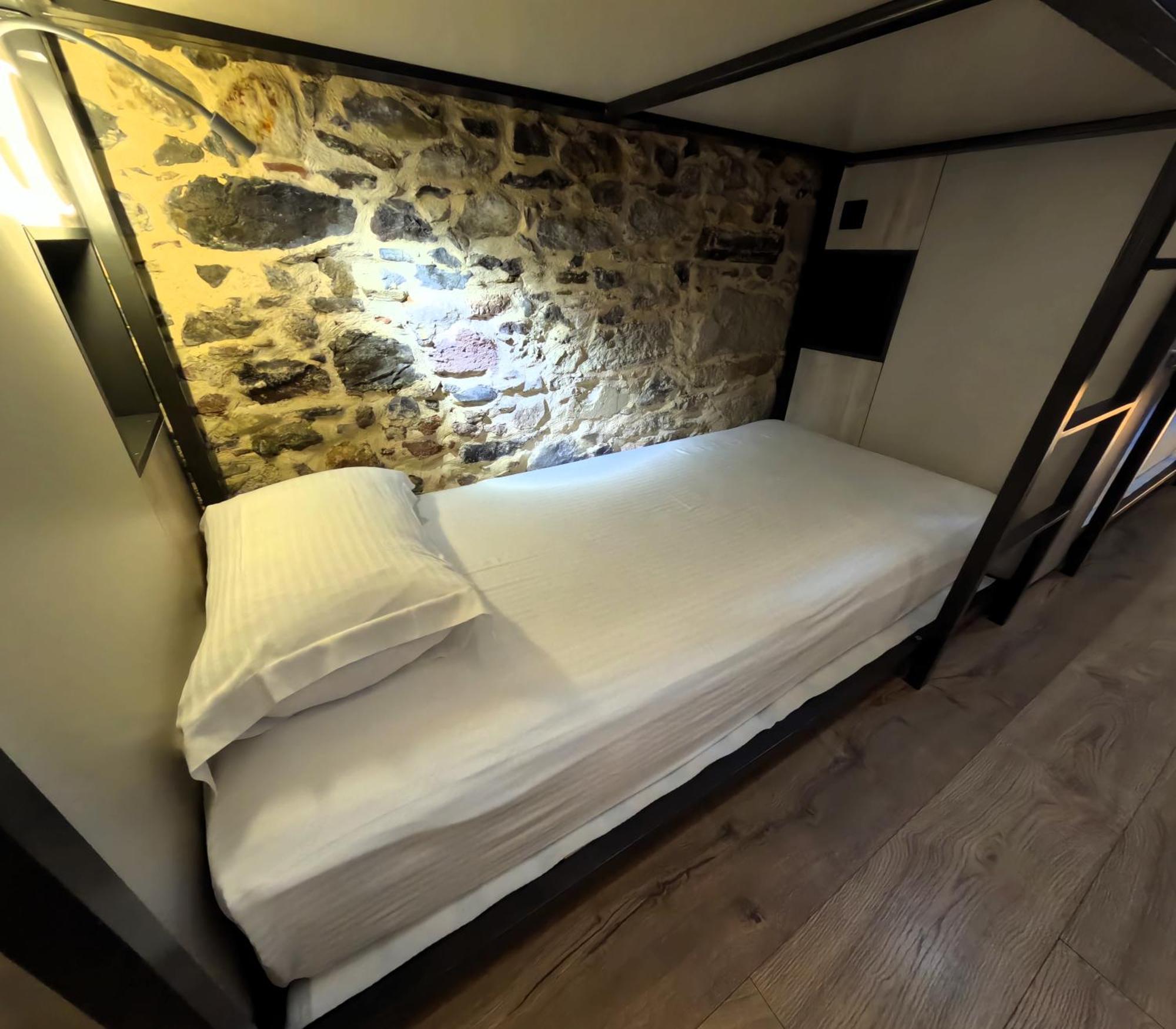 Hostel Issa Lesvos Mytilíni Zewnętrze zdjęcie